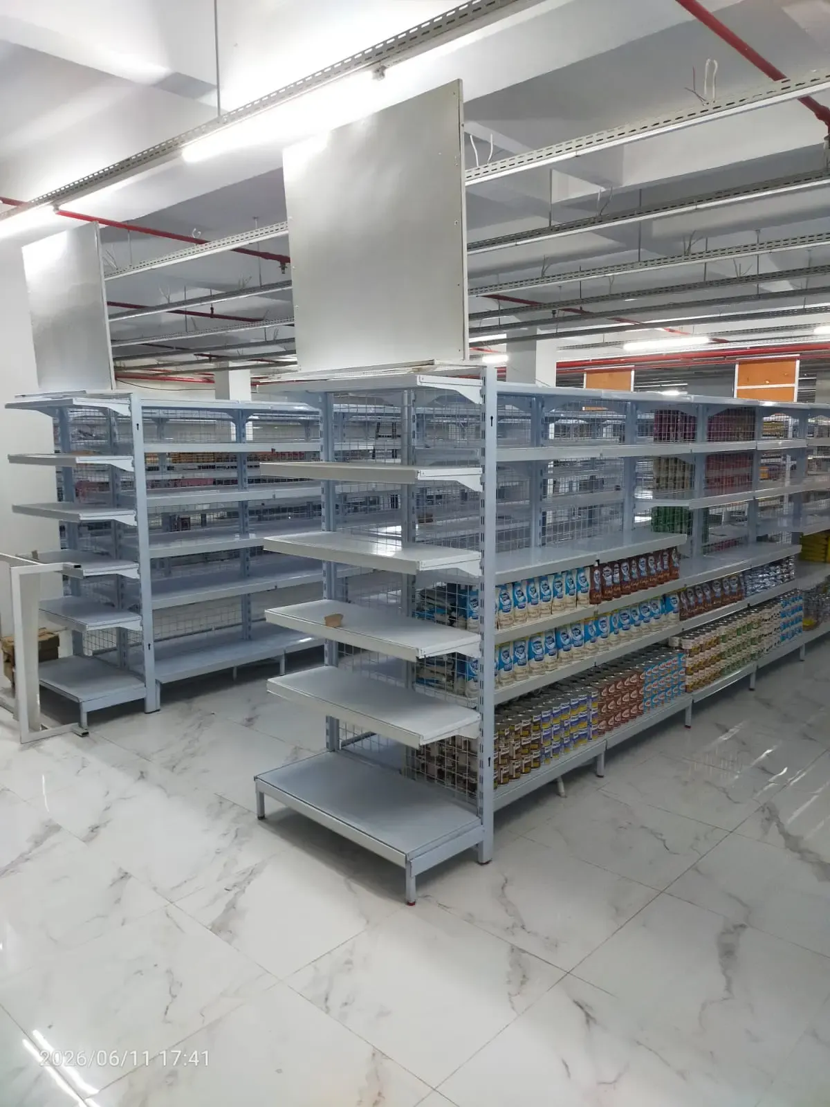 RS 40 — rak minimarket dari Rak Joman, showroom Serpong
