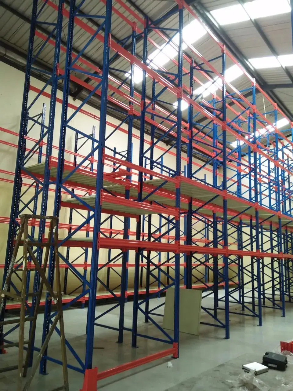 DC-92 — rak heavy duty dari Rak Joman, showroom Serpong