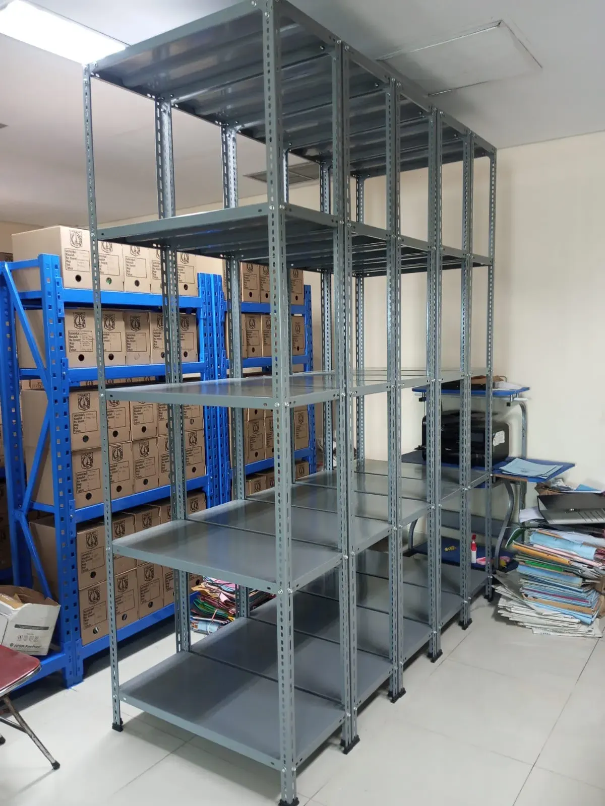 Rak Siku — rak siku dari Rak Joman, showroom Serpong